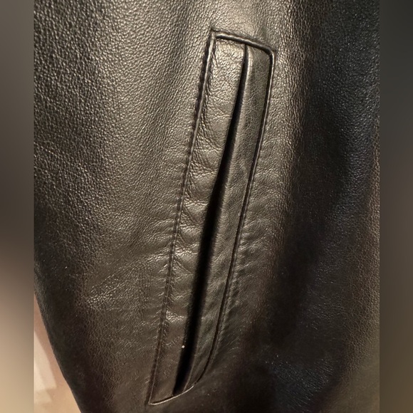 St. John’s Bay Vintage Leather Jacket Mens Size XL
90’s bomber zipper - Picture 6 of 12